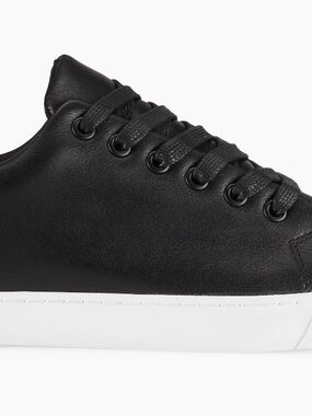 Moschino Couture low top Sneaker Sz 6